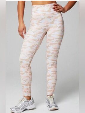 NWT FABLETICS Micro Camo Anywhere Motion365+ High-Waisted Legging‎ Size XL